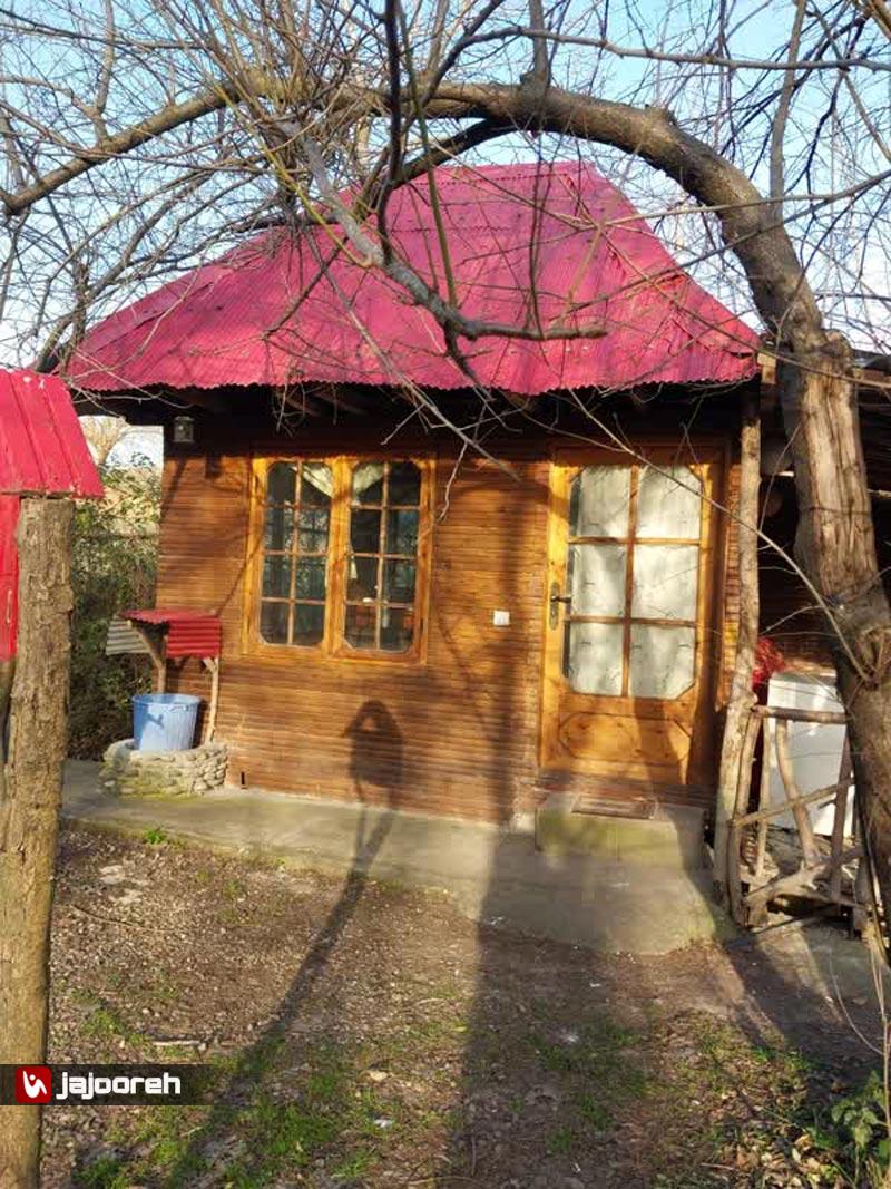 کلبه چوبی زنبق در سراوان