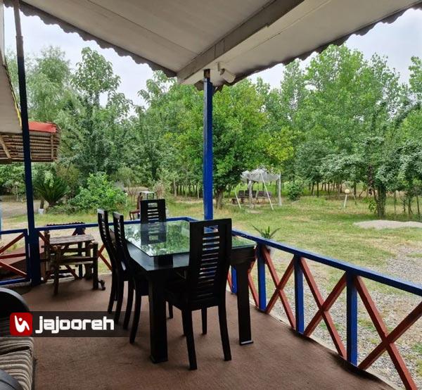 اجاره کلبه اقاقیا در باغ بزرگ سراوان