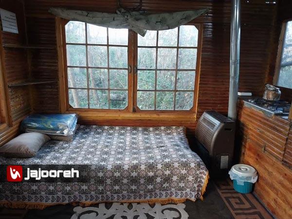 کلبه چوبی زنبق در سراوان